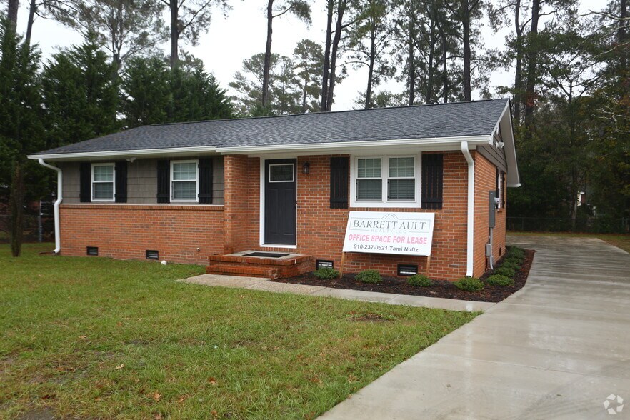 2005 Hope Mills Rd, Fayetteville, NC à louer - Photo du bâtiment - Image 3 de 4