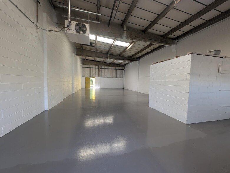 1-11 Little Rdg, Welwyn Garden City for lease - Building Photo - Image 3 of 5
