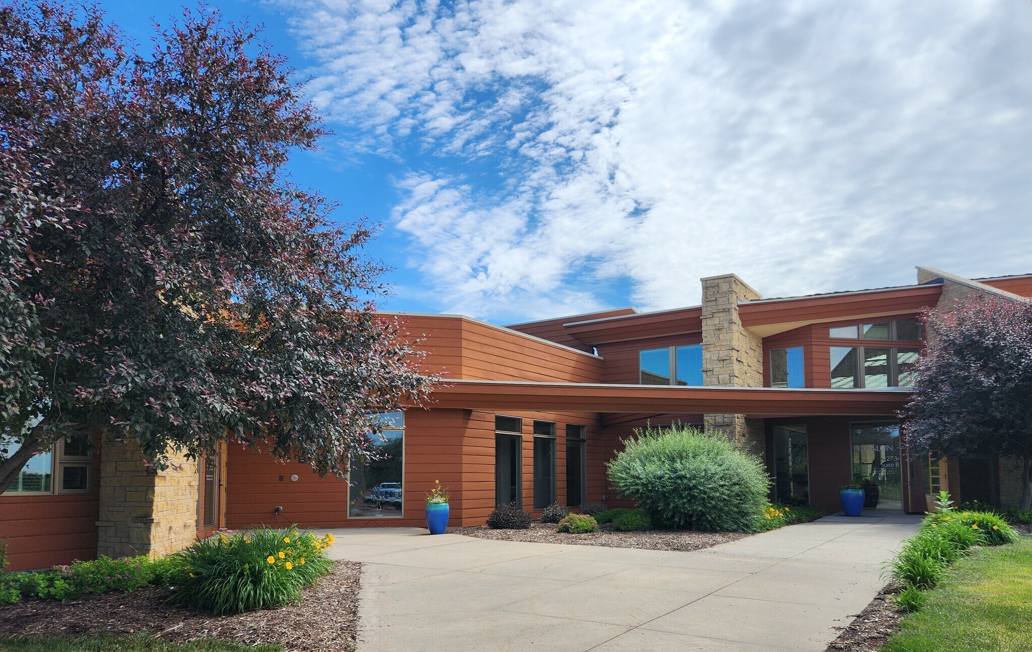 3273 Ridgeway Dr, Coralville, IA for lease Building Photo- Image 1 of 17