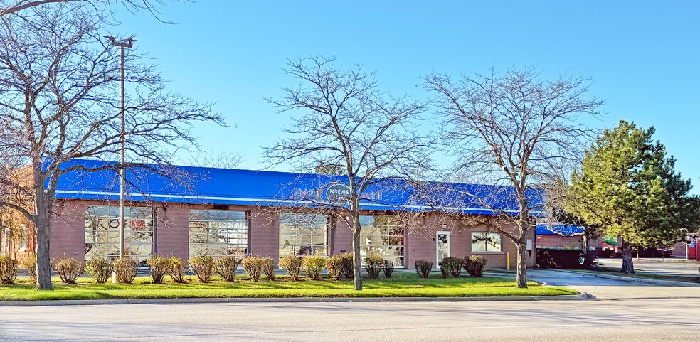6280 Grand Ave, Gurnee, IL à vendre - Photo du bâtiment - Image 1 de 6