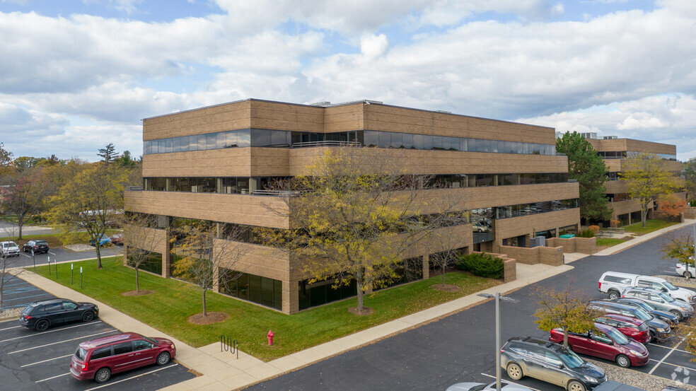 1400 Abbot Rd, East Lansing, MI for lease - Building Photo - Image 2 of 3