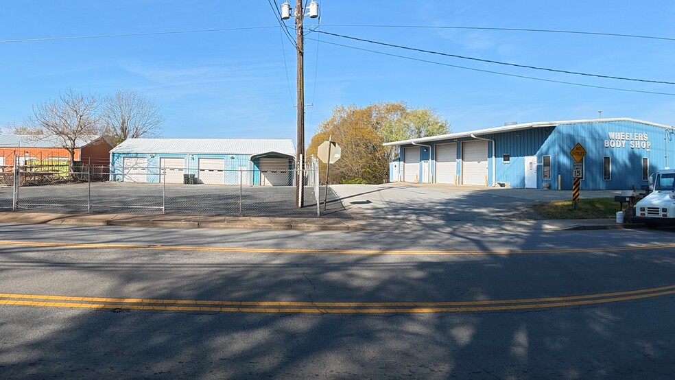 1106 S 5th St, Easley, SC for sale - Primary Photo - Image 1 of 8