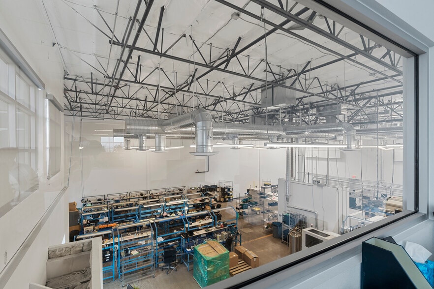 1850 Whitney Mesa Dr, Henderson, NV for sale - Building Photo - Image 3 of 10