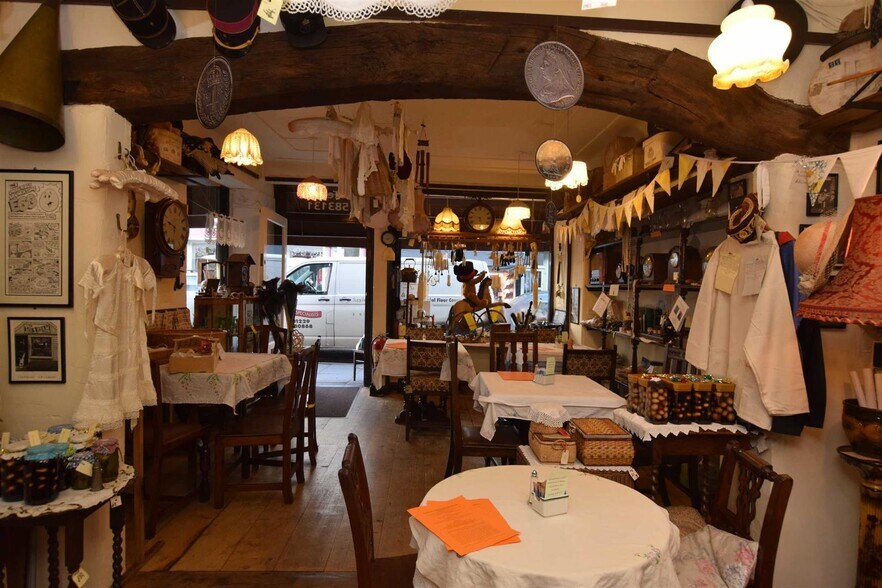 16-16A King St, Ulverston à vendre - Photo du bâtiment - Image 2 de 13