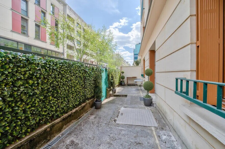 Office in Boulogne-Billancourt for sale - Building Photo - Image 2 of 9