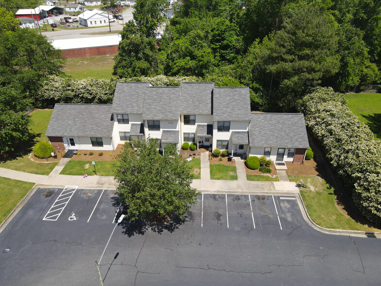 100-109 Allen Ct, Four Oaks, NC for sale - Building Photo - Image 1 of 1