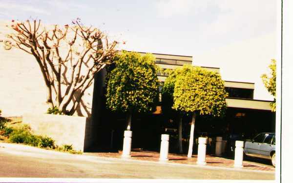 145 Thunder Dr, Vista, CA à louer - Photo du bâtiment - Image 2 de 7