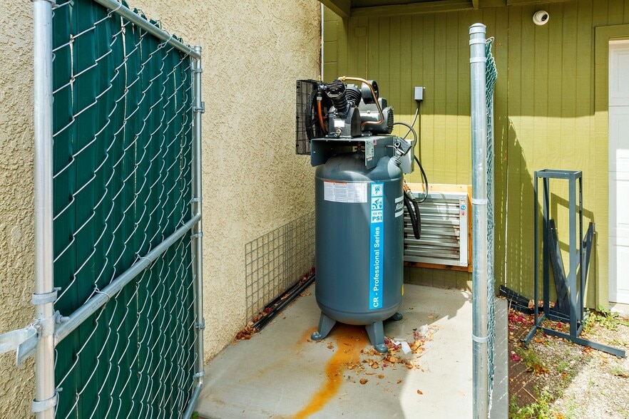 72 Smoketree Ave S, Lake Havasu City, AZ for sale - Building Photo - Image 3 of 30