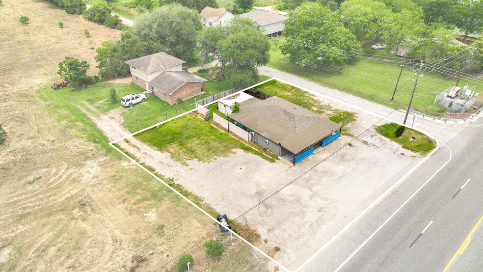 7202 Highway 6, Hitchcock, TX à vendre - Photo principale - Image 1 de 1