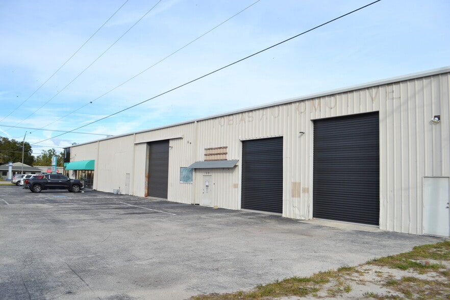 2121-2123 Edgewood Dr, Lakeland, FL for lease - Building Photo - Image 2 of 16