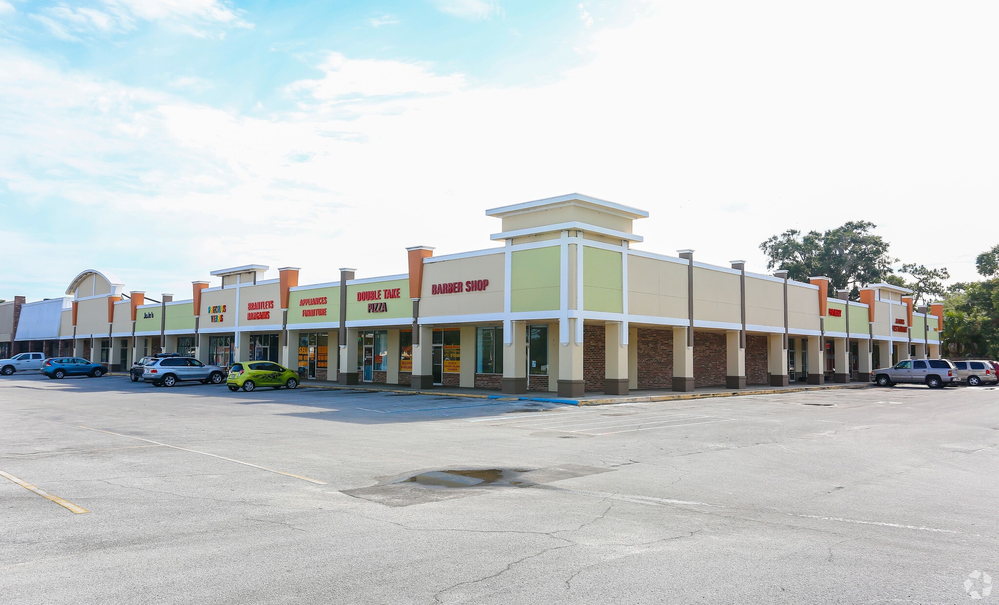 415 N Grove St, Eustis, FL for sale Primary Photo- Image 1 of 1