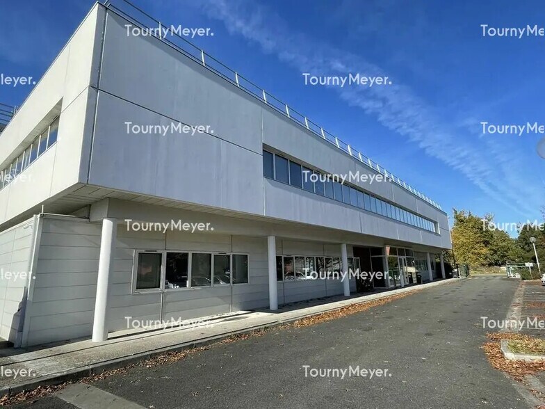 Office in Mérignac for lease - Building Photo - Image 2 of 7