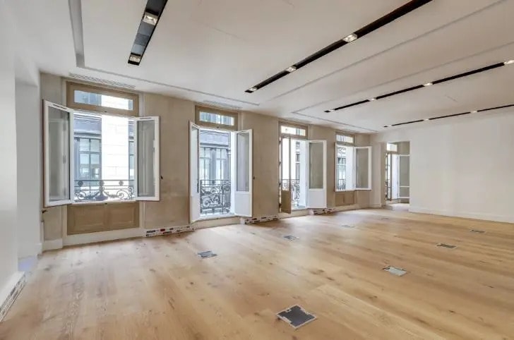 Office in Paris for lease Interior Photo- Image 1 of 9