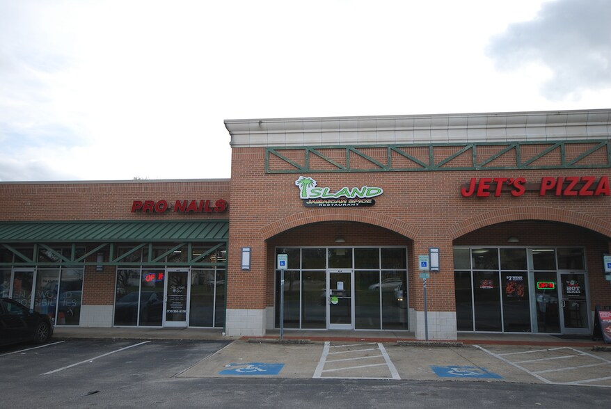 398-412 Oil Well Rd, Jackson, TN à louer - Photo du bâtiment - Image 2 de 8