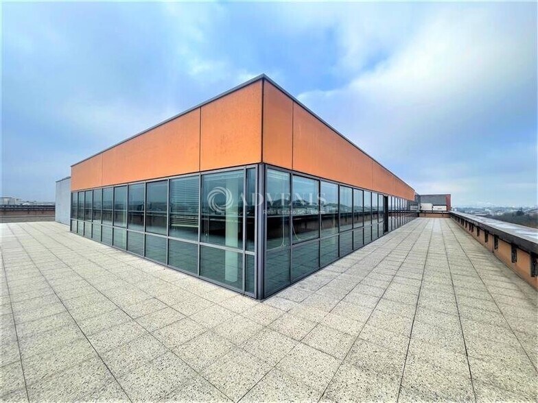 Bureau dans Créteil à louer - Photo du bâtiment - Image 2 de 12