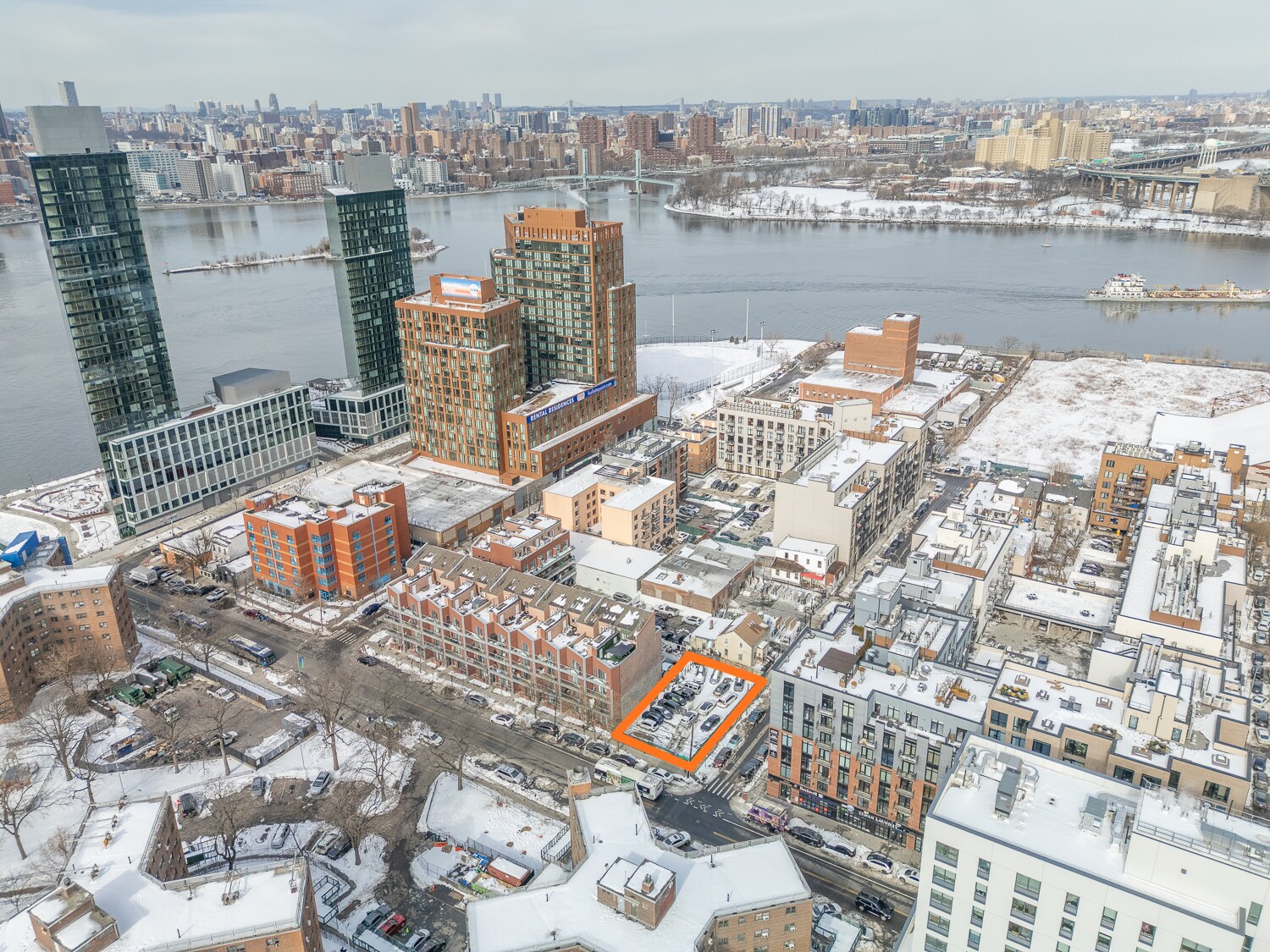 2-21 27th Ave, Long Island City, NY à vendre Photo principale- Image 1 de 5