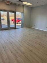 13600-13612 Washington St, Kansas City, MO for lease Interior Photo- Image 2 of 2