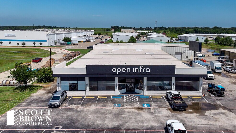 520 N Loop 288, Denton, TX à louer - Photo du bâtiment - Image 2 de 19