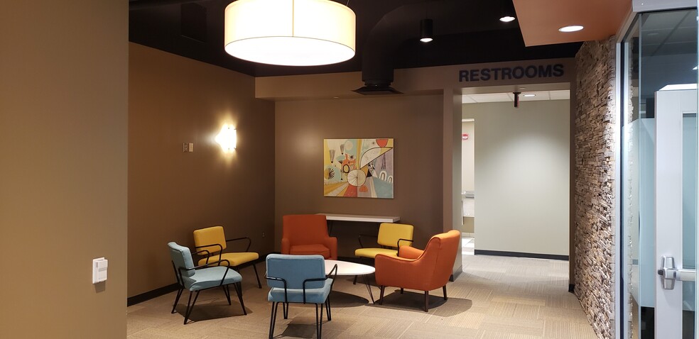 1025 W Rudisill Blvd, Fort Wayne, IN for lease - Interior Photo - Image 2 of 3