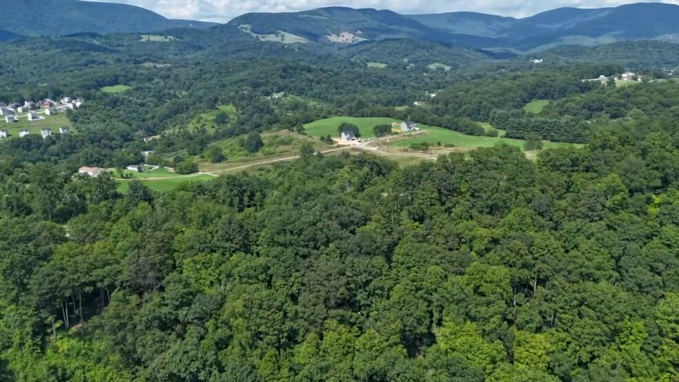 Green Tree Road, Pembroke, VA à vendre - Vidéo sur l’inscription commerciale - Image 3 de 4