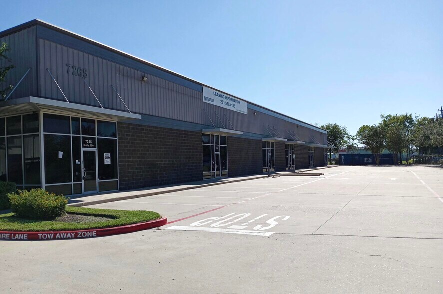 7265 W 43rd St, Houston, TX à louer - Photo du bâtiment - Image 2 de 22