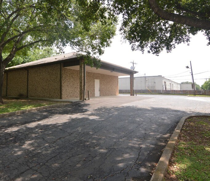 4310 Myrna Dr, San Antonio, TX à vendre - Photo du bâtiment - Image 3 de 5