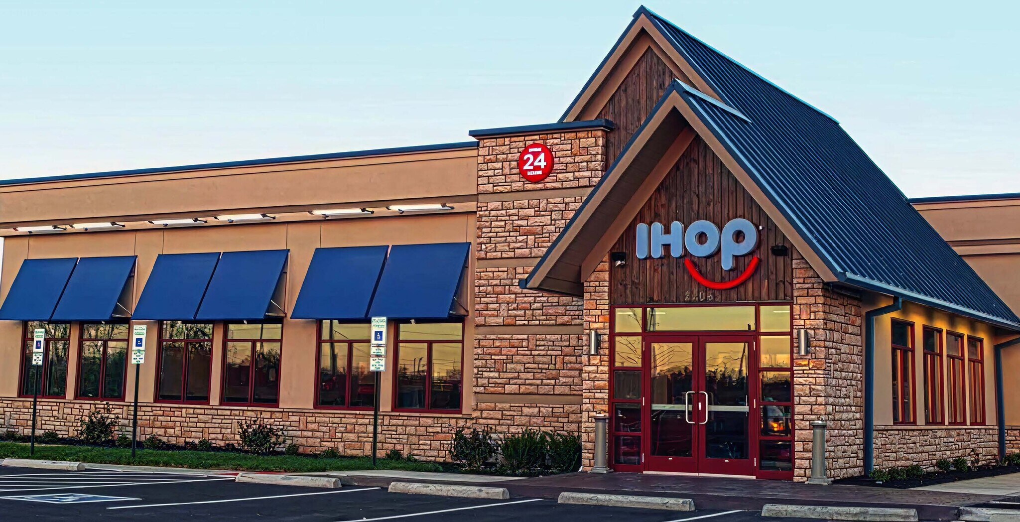 1400 S Koeller St, Oshkosh, WI à vendre Photo principale- Image 1 de 4