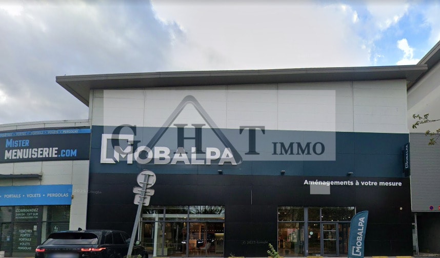 Retail in Les Ulis for lease - Building Photo - Image 1 of 1