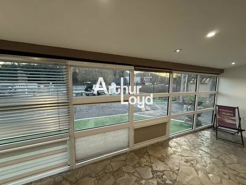 Retail in Le Muy for lease - Building Photo - Image 3 of 5