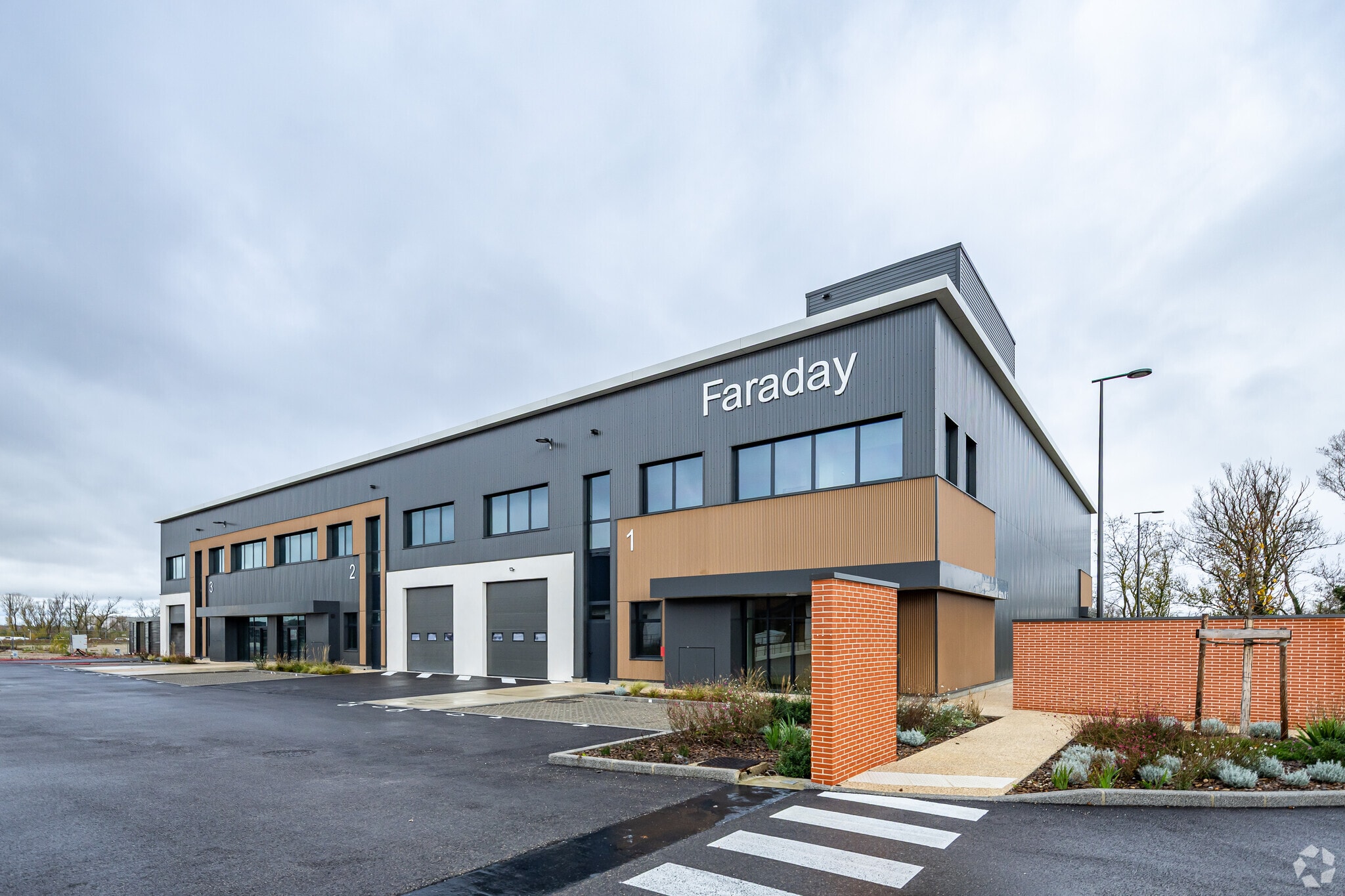 Flex dans Saint-Priest à louer Photo principale- Image 1 de 3