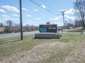 604 Federal Rd, Brookfield, CT for lease Building Photo- Image 1 of 12