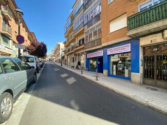 Plus de détails pour Multi-résidentiel à vendre