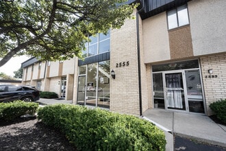 5555 N Tacoma Ave, Indianapolis, IN à louer Photo du bâtiment- Image 2 de 9