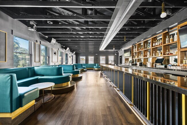 Plus de détails pour 1000 J St, Sacramento, CA - Commerce de détail à louer