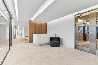 9 W 57th St, New York, NY à louer Photo intérieure- Image 2 de 18