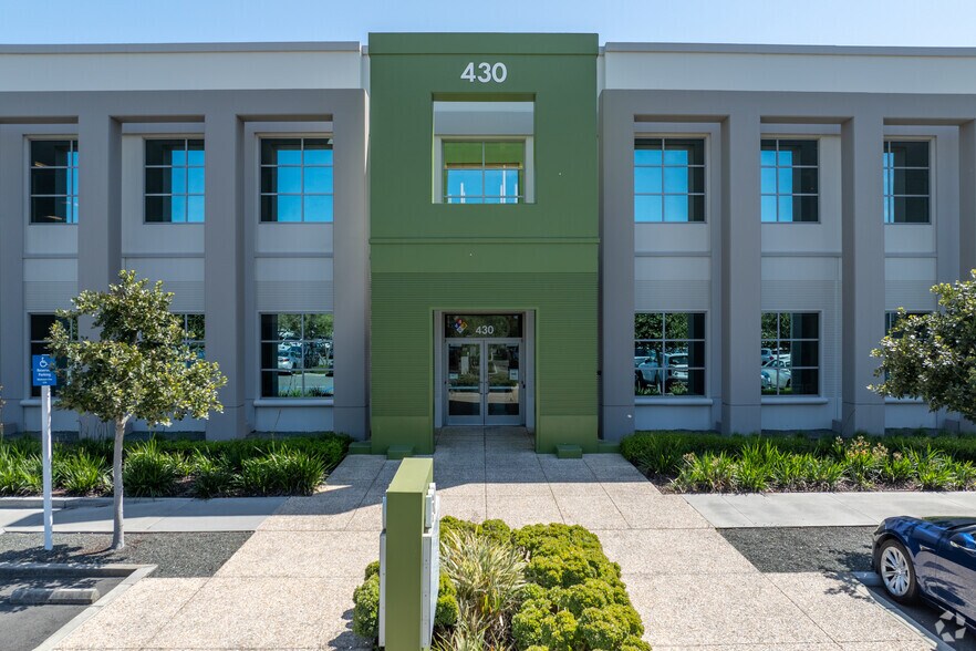 430 N McCarthy Blvd, Milpitas, CA à louer - Photo du bâtiment - Image 3 de 18