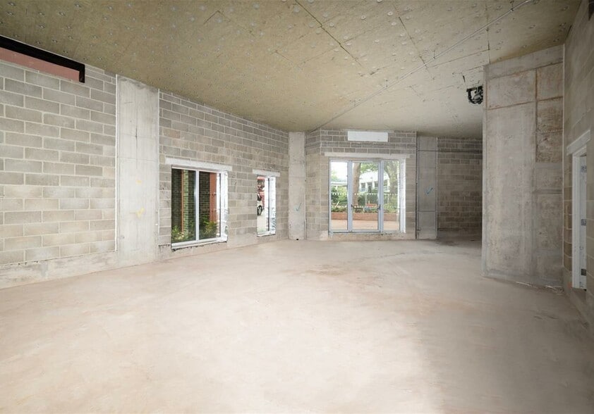 121 Abbey Rd, London for lease - Interior Photo - Image 3 of 6