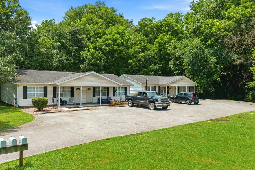 2312 Boyds Creek Hwy, Sevierville, TN à vendre - Photo du bâtiment - Image 2 de 23
