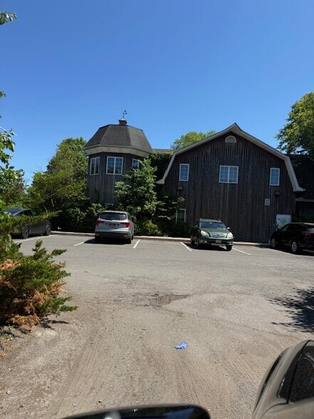 790 Chestnut Ridge Rd, Chestnut Ridge, NY à vendre - Photo du bâtiment - Image 1 de 1