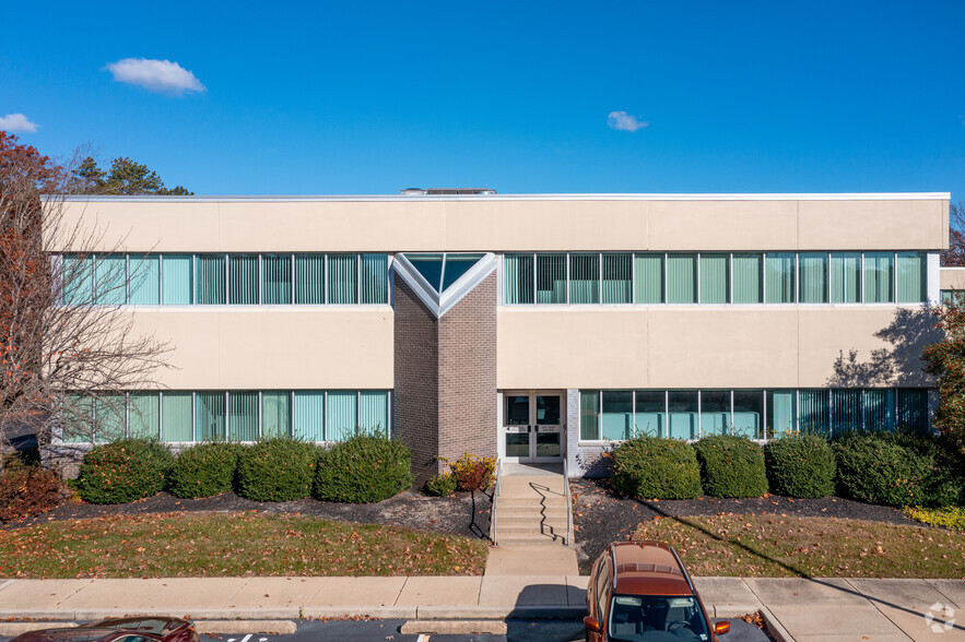 100 Decadon Dr, Egg Harbor Township, NJ for lease - Building Photo - Image 2 of 7