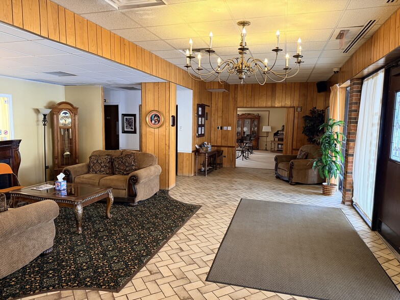 415 N Gary Ave, Carol Stream, IL à vendre - Photo du bâtiment - Image 2 de 6