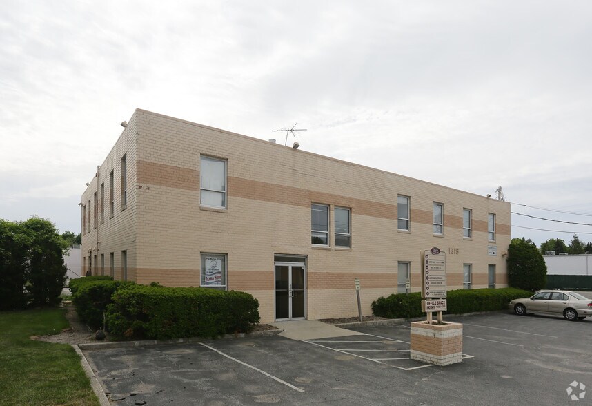 1615 Ninth Ave, Bohemia, NY for sale - Building Photo - Image 2 of 11