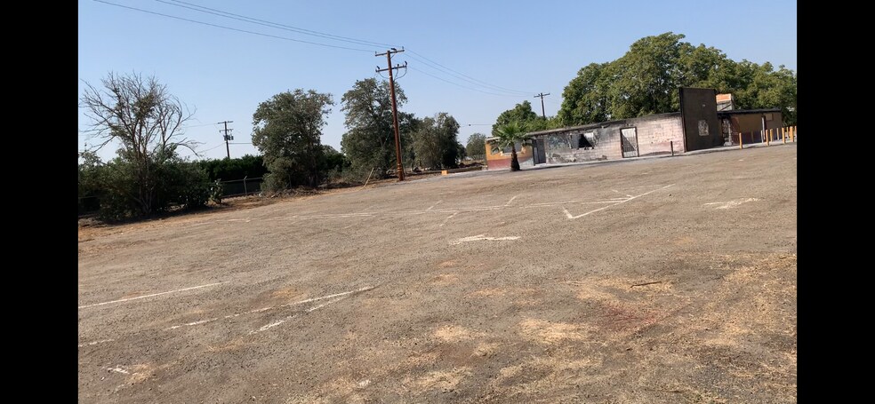 899 Mirage ave, Lindsay, CA for sale - Building Photo - Image 2 of 3