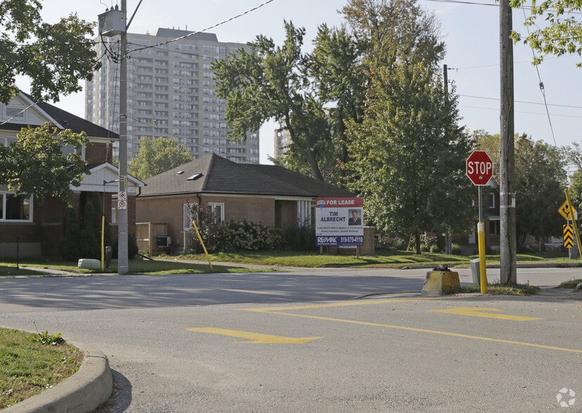 65 Bridgeport Rd E, Waterloo, ON for sale - Primary Photo - Image 1 of 1