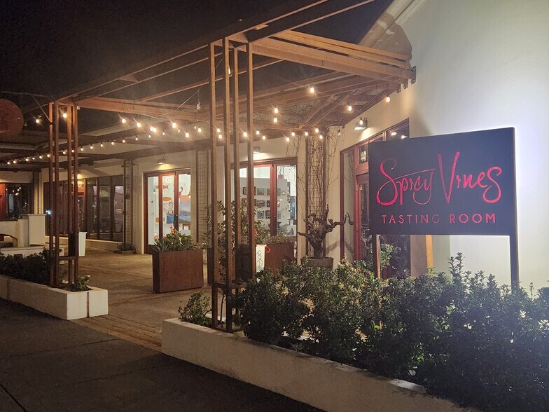 439 Healdsburg Ave, Healdsburg, CA à vendre - Photo du bâtiment - Image 3 de 5