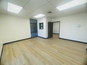 222 N Mountain Ave, Upland, CA à louer Photo intérieure- Image 1 de 26