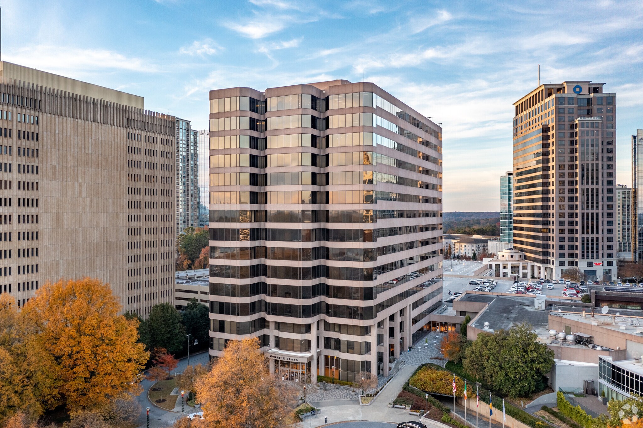 3414 Peachtree Rd NE, Atlanta, GA à louer Photo du bâtiment- Image 1 de 23