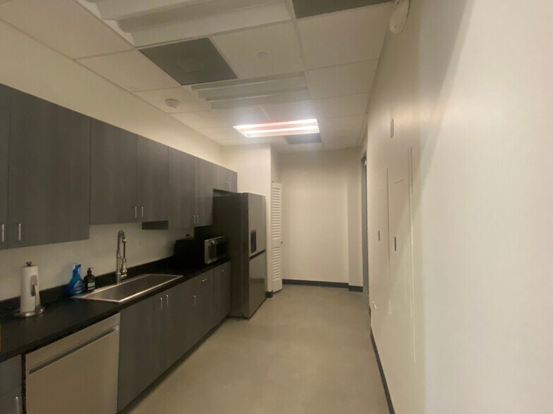 960 School St, Napa, CA à louer - Photo du bâtiment - Image 3 de 9