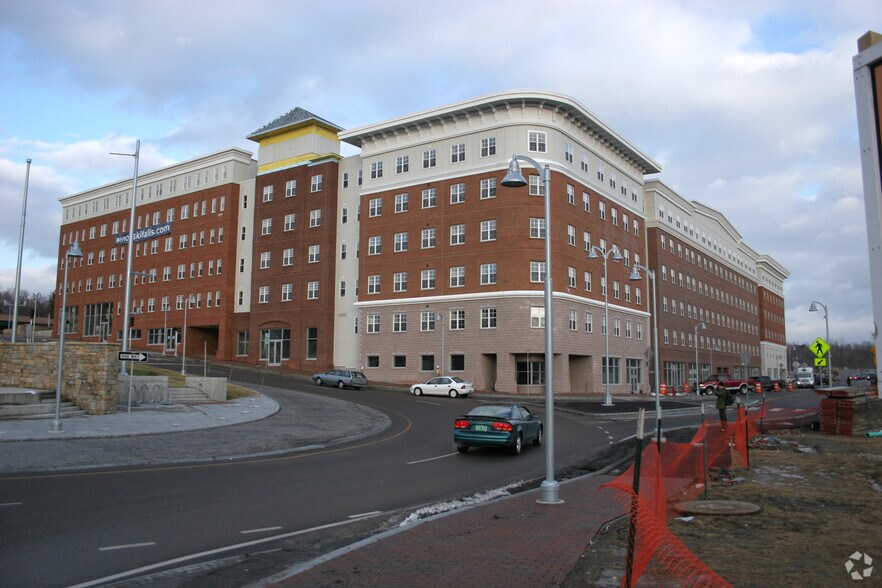 25 Winooski Falls Way, Winooski, VT à louer - Photo principale - Image 1 de 5