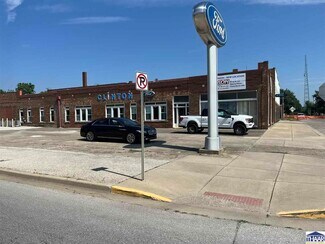 More details for 335 S 3rd St, Clinton, IN - Retail for Sale